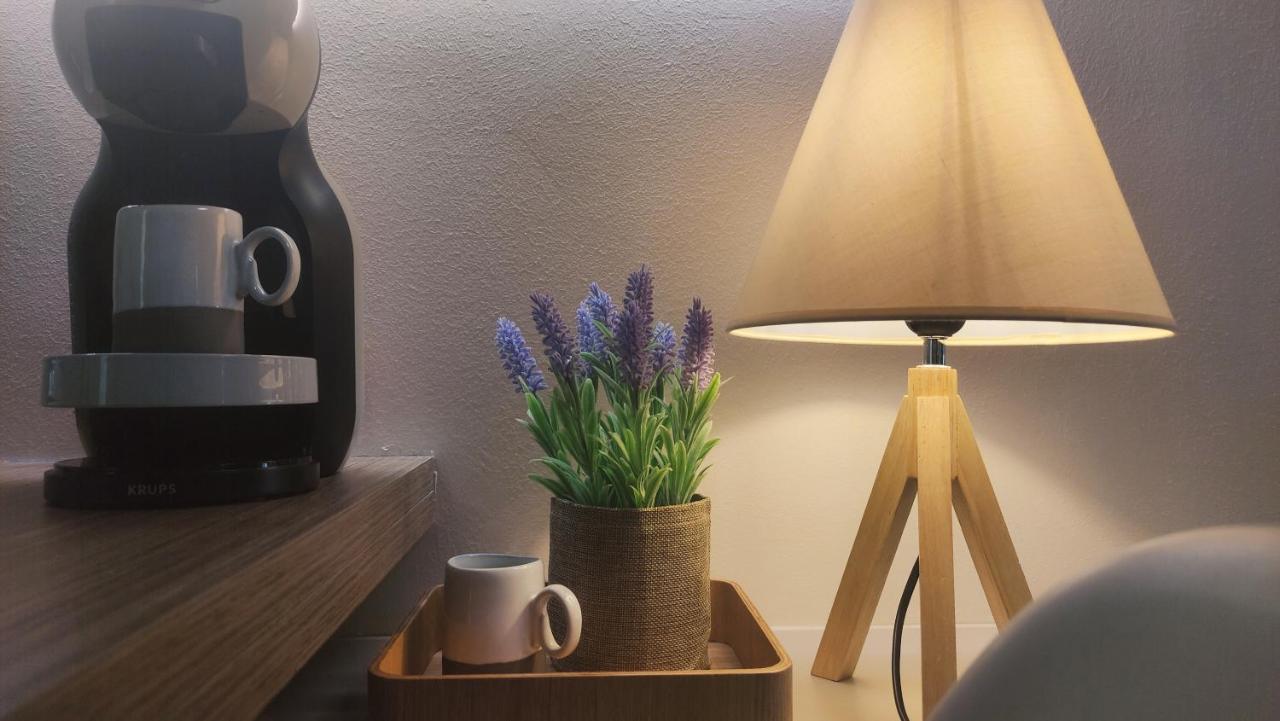 Feel Good Vibes - Apt Suite Афины Экстерьер фото